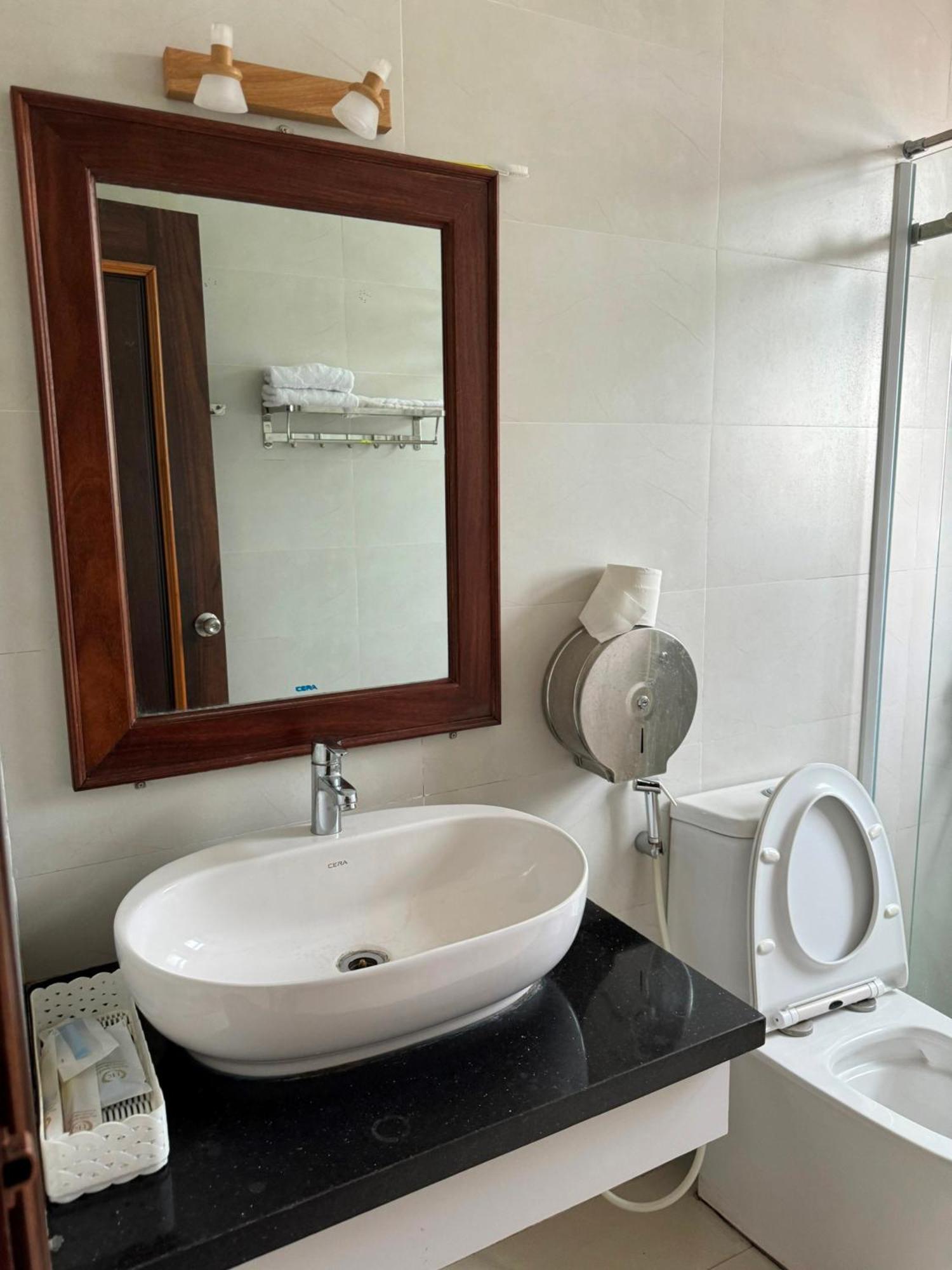 Hoang Khiem Hotel Pleiku Eksteriør billede